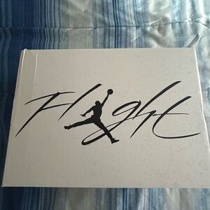 Jordan 4’s White Thunder